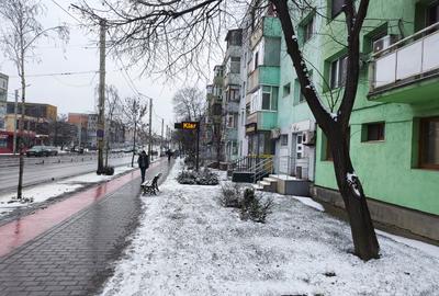 Vanzare apartament 2 camere parter strada principala Podu Ros - 1