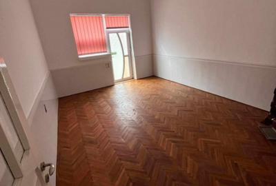 Casa 6 Camere P+1, Targu-Carbunesti - 9