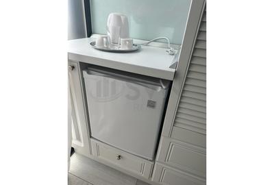 REA1019300 Studio Blue Bike Mamaia - 11
