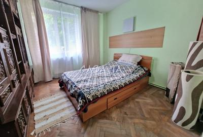 Apartament 3 camere, situat in Targu Jiu, Str. G-Ral Christian Tell - 6