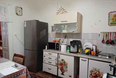 Apartament la casa cu pivnita zona Garii