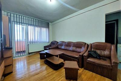 Apartament cu 3 camere semidecomandat, mobilat în Podgoria