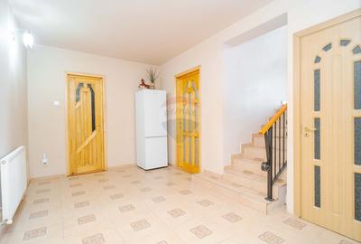 Casă / Vilă de Vânzare 200mp Teren 870mp Str. Soarelui - Valea Lupului - 10