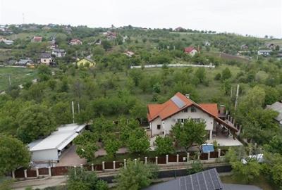 Casa de Lux in Livada cu Ciresi Eleganta, Confort si Panorama de Vis - 19