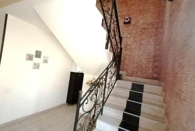 Vila individuala -  7 camere- Domnesti - Tudor Vladimirescu- 400 mp teren - 2000 - 18