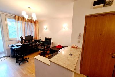 Apartament cu 2 camere decomandat în Calea Victoriei