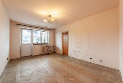 Apartament cu 3 camere circular în Războieni