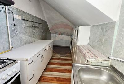 Apartament cu 3 camere de vânzare în zona Central - 9