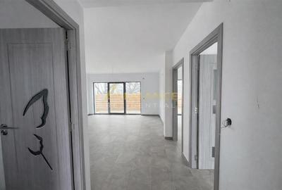 Casa 3 camere- strada asfaltata- 67 mp utili - 5