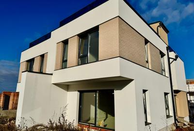 Duplex cu 4 camere în Florești