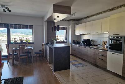 Apartament 3 camere bloc nou Astra, priveliste desebita