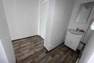Adjud - spatiu comercial renovat complet - 17
