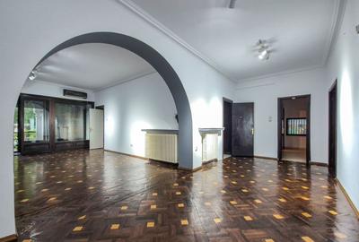 Prestigiu interbelic gradina proprie : Perla ascunsă din Piața Romană - 14