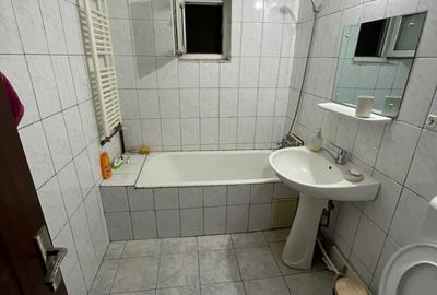 Apartament cu 2 camere decomandat, etajul 2/4, zona Nicolina - 8