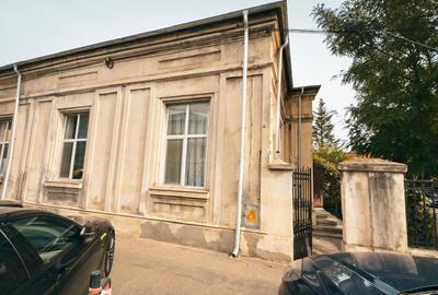 Casă cu 3 camere în Central