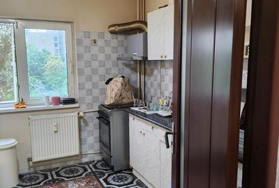 Drumul Sarii Al. Botorani 3 Camere Decomandat bloc 1989 et. 3, 76mp - 6