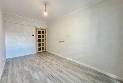 De închiriat | 2 camere | Royal Town | Liber | Etaj 4 - 5