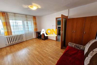 Garsonieră decomandată, mobilată în Cetate