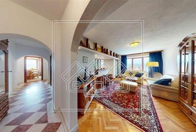 Apartament cu 4 camere decomandat în Aeroport