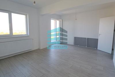 Apartament cu 4 camere decomandat în Titan