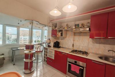 Apartament 3 camere de vanzare, situat in zona Far - 10