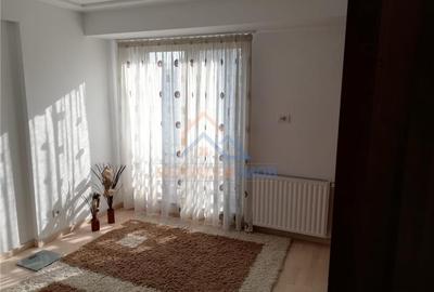 Apartament de vanzare cu 3 camere, zona Decebal - 7