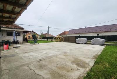 VIDEO | Casa cu teren generos si deschidere la 3 strazi | 10 minute de Satu Mare - 21