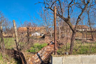 Casă batraneasca și teren de vanzare - 4
