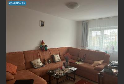 Apartament cu 3 camere decomandat, mobilat în 9 Mai