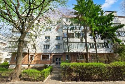 Apartament 4 camere, etaj 1, decomandat, zona centrală - 1