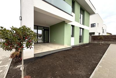 Apartament cu 3 camere semidecomandat în Dumbrăvița