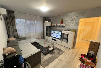 Apartament cu 3 camere semidecomandat, mobilat în Craiovița Nouă