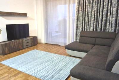 Apartament cu 3 camere semidecomandat, mobilat în Băneasa