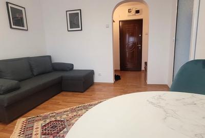 Apartament cu 2 camere nedecomandat în Podu Roș