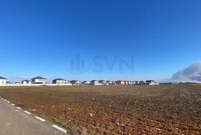 Teren agricol intravilan de 6500 mp, în Central