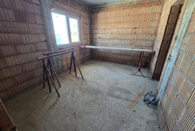 Duplex despartit prin cam. tehnica /  Toate utilitatile - 18