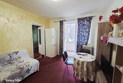 Apartament cu 2 camere nedecomandat în Podu Roș