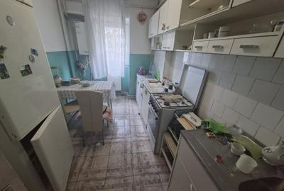 Apartament cu 3 camere, decomandat, etajul 1/8, zona Garii - 3