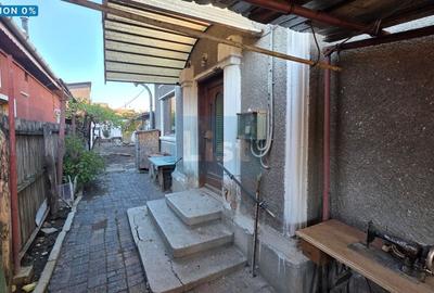 Vânzare casă 2 camere + curte, zonă de case – Stadion 1 Mai - 1