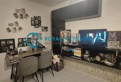 Royal Imobiliare - Vanzare apartament 2 camere zona Piata Mihai Viteazu - 2