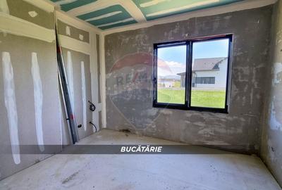 Vă propunem spre vânzare o casă deosebită - 22