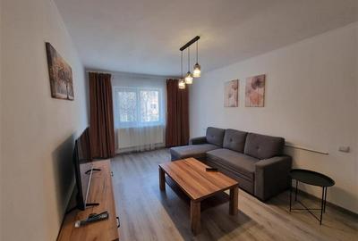 Apartament cu 2 camere decomandat în Podul de Fier
