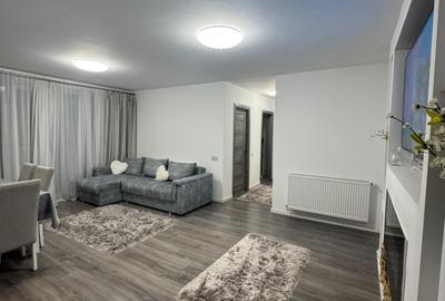 Apartament cu 3 camere semidecomandat, mobilat în Florești