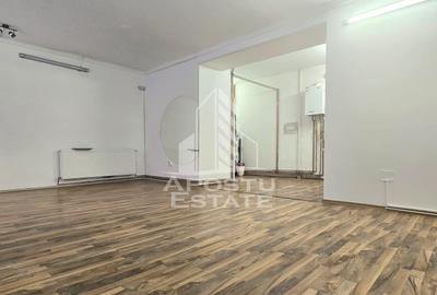 Spatiul comercial central - 7