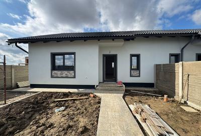 Duplex cu 3 camere în Moșnița Nouă