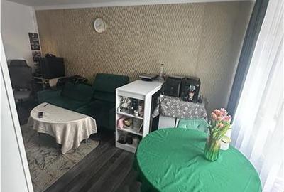 Decomandat, mobilat la etajul 2 - 2