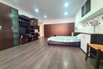 Garsoniera spatioasa v-v Dinamo 5 min M Stefan Cel Mare DB1711 - 1