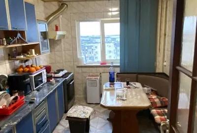 Apartament cu 4 camere semidecomandat în Brâncoveanu