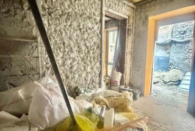Casa la Unirii in curs de renovare - 2