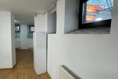 OCAZIE LA VANZARE - CASA CARAMIDA 6 CAMEE - ZONA ICIL - - 25